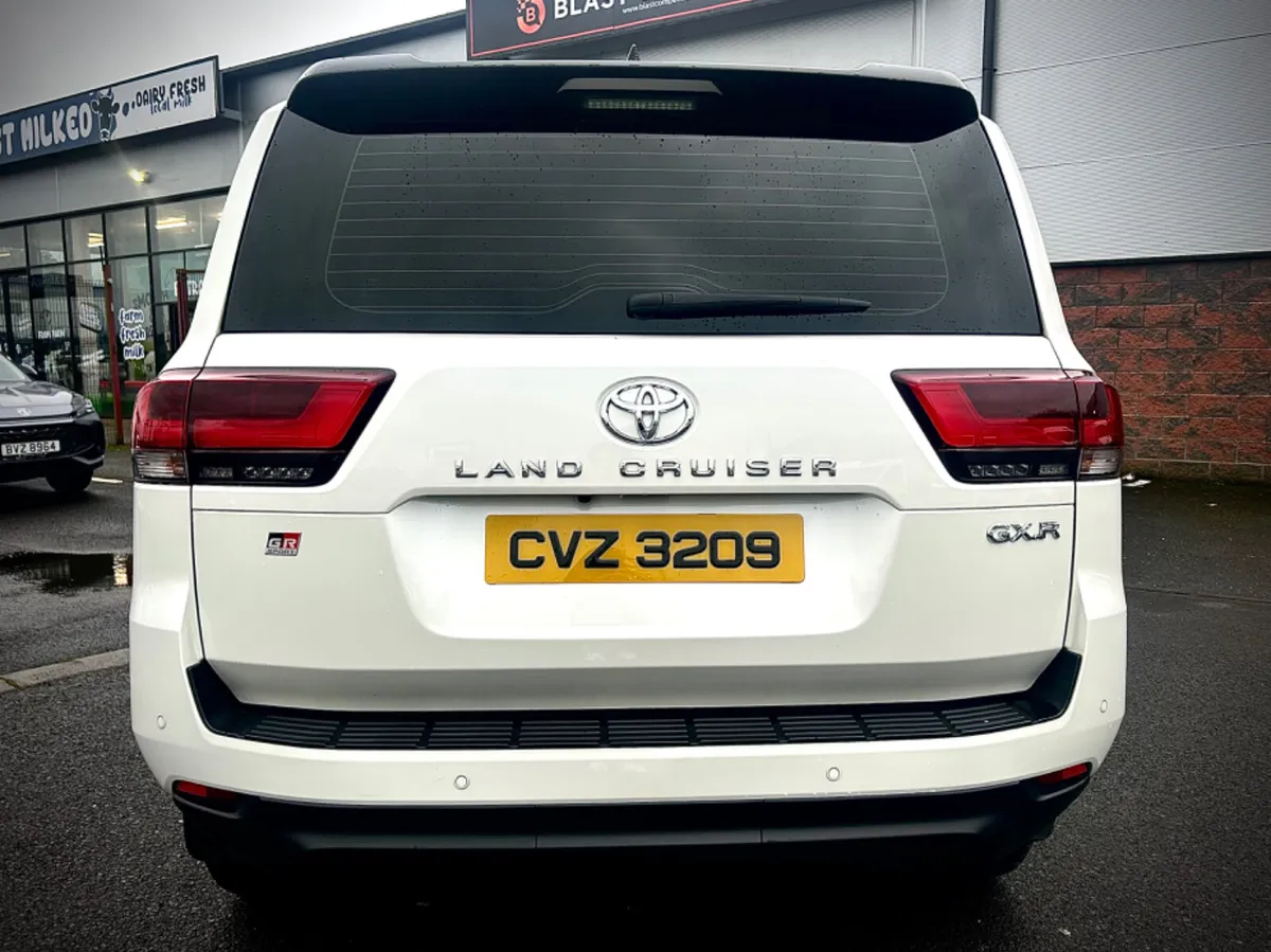 2025 TOYOTA LANDCRUISER LC300 - Image 4