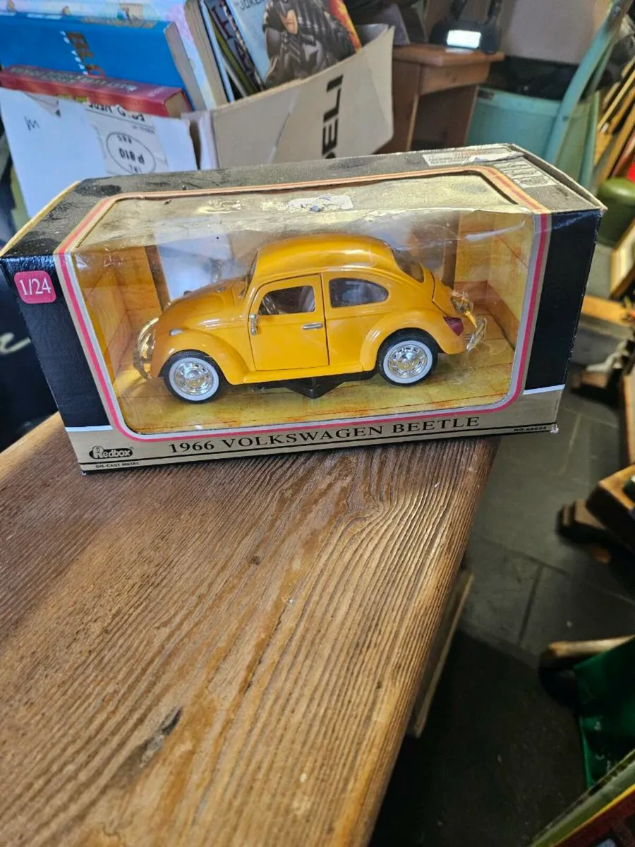 Corgi Redbox VW Beetle 1.24 - Image 1