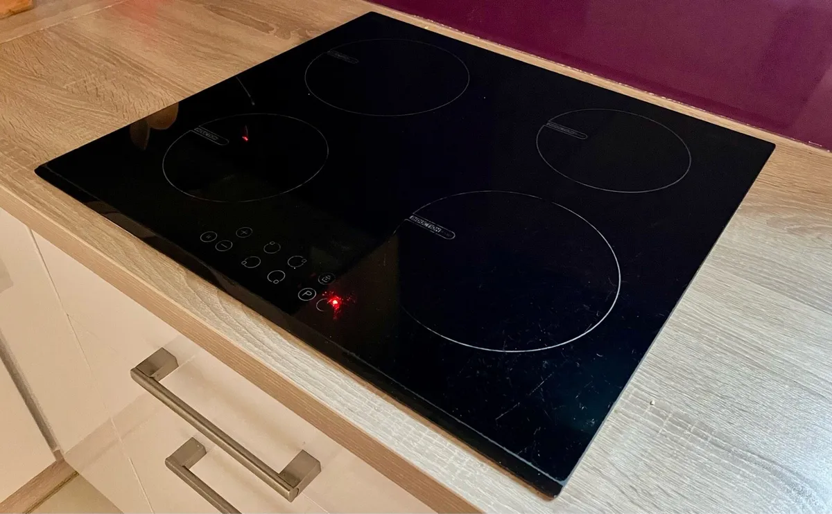 NORDMENDE INDUCTION HOB BLACK 560MM - Image 1