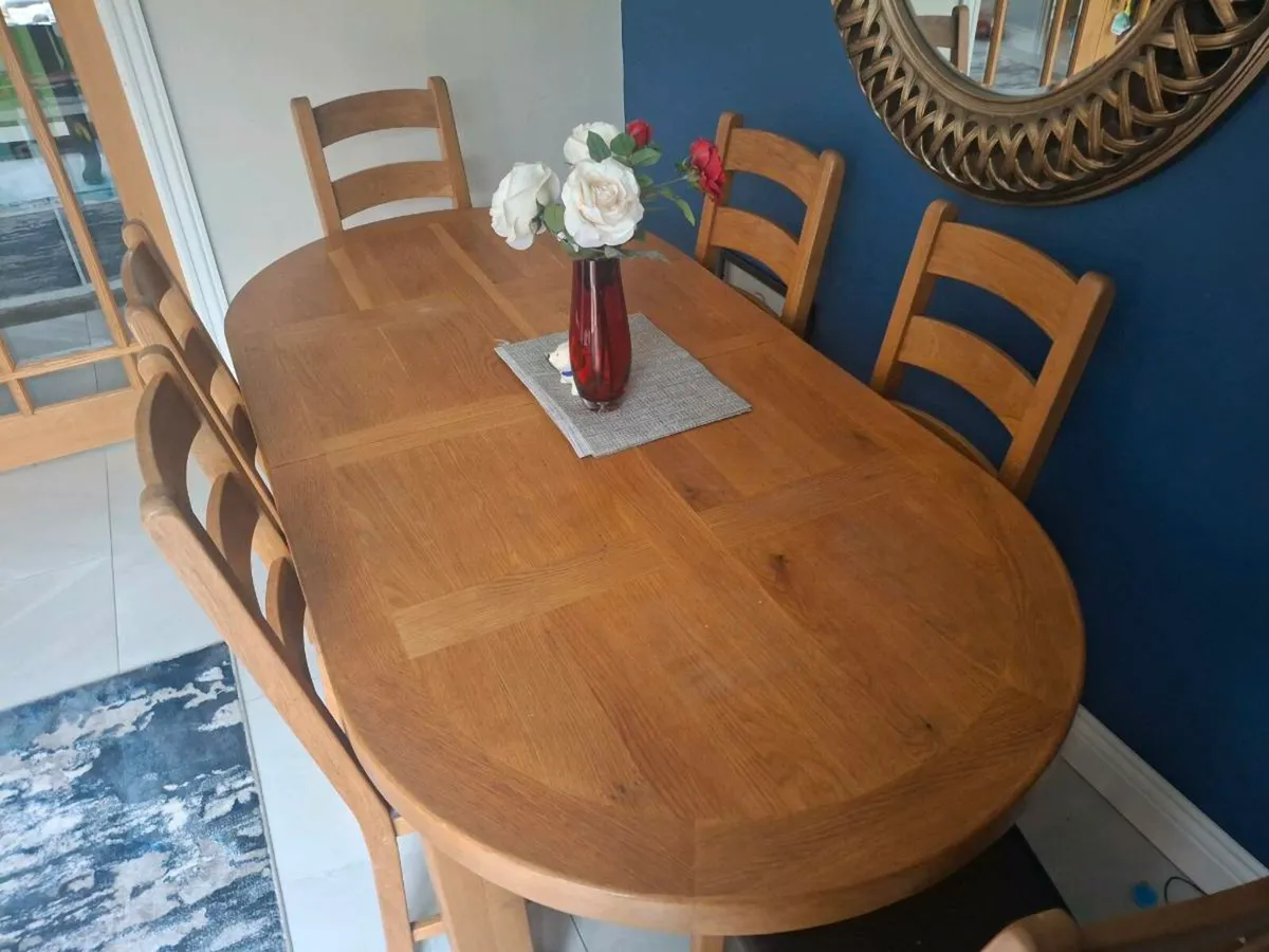 Solid Oak Dining table and chairs - Image 3