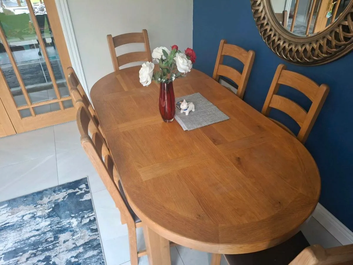 Solid Oak Dining table and chairs - Image 4