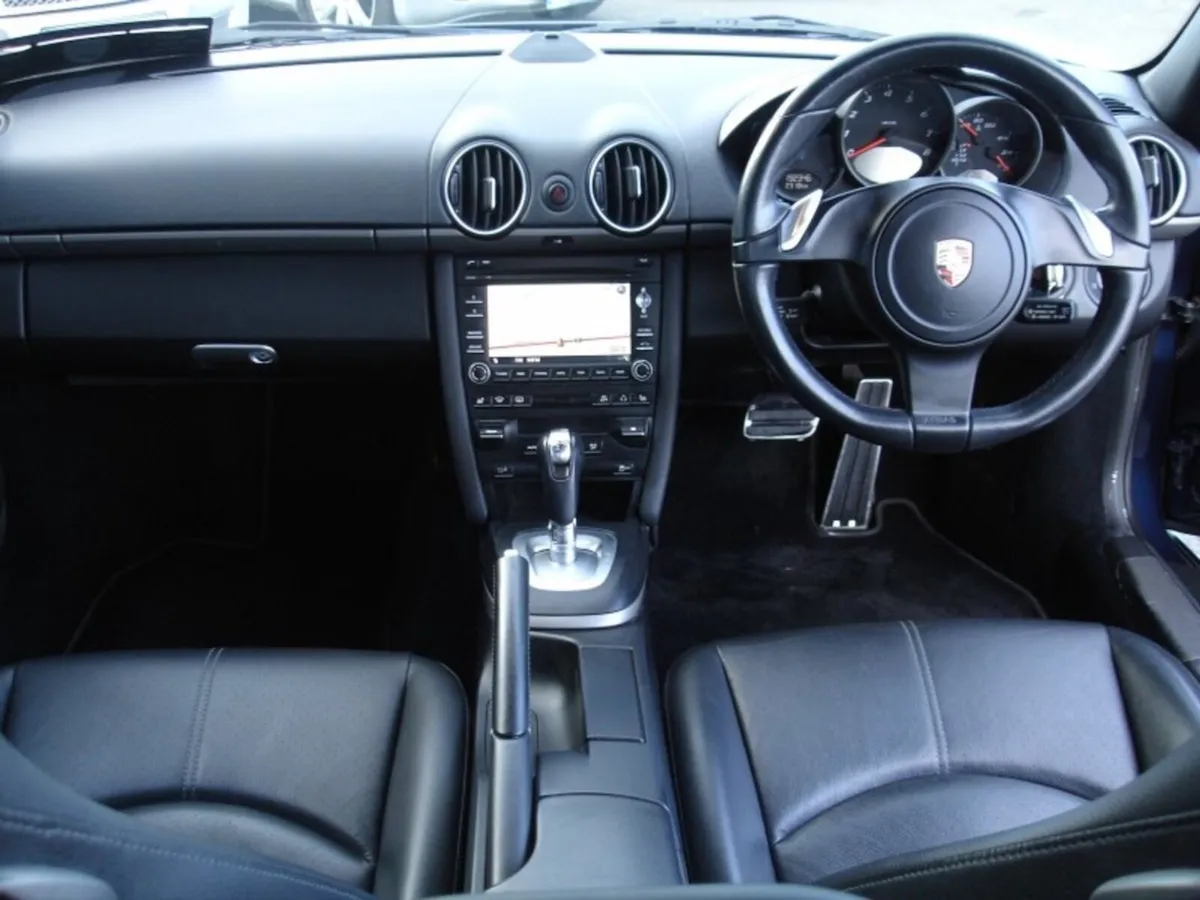 Porsche Cayman 2011 - Image 2