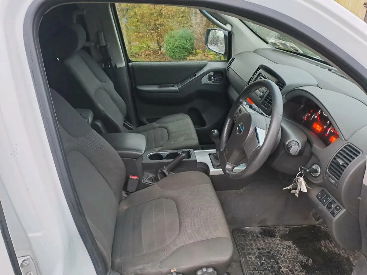 141 Nissan pathfinder - Image 2