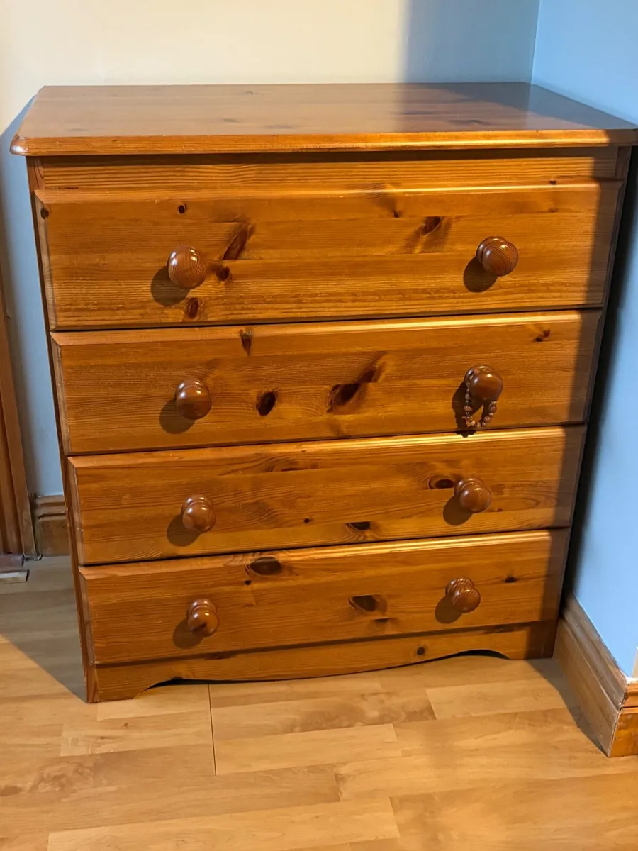 Pine chest of drawers - Image 4