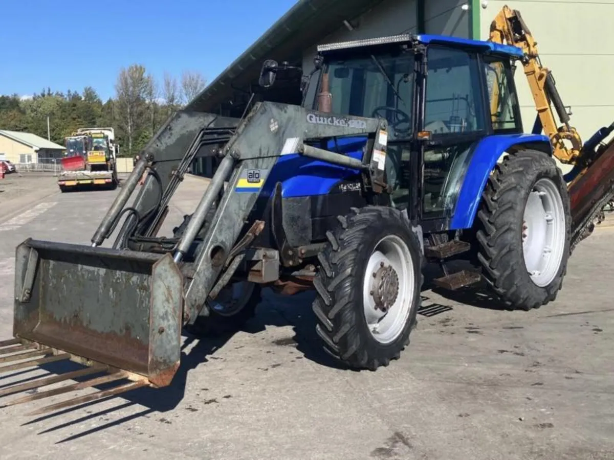 NEW HOLLAND 7635 C/W LOADER& BOMFORD HEDGER - Image 1