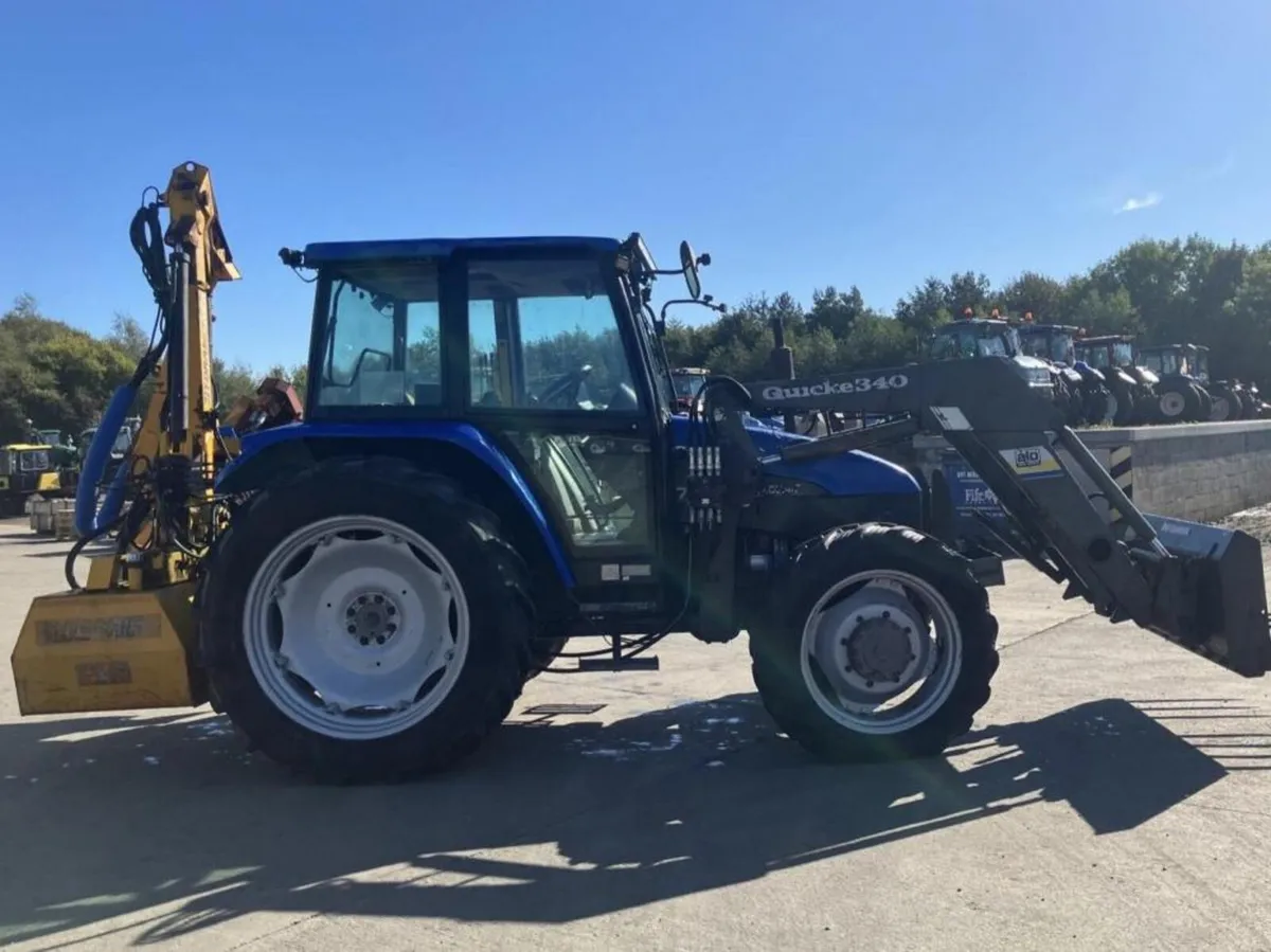 NEW HOLLAND 7635 C/W LOADER& BOMFORD HEDGER - Image 4