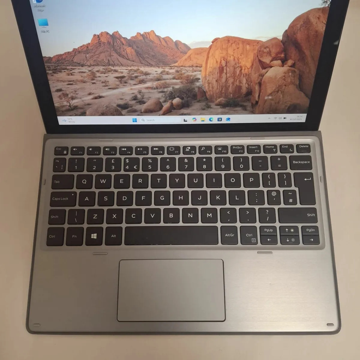 Dell Latitude 7210 2-in-1 i7 10th Touch Screen - Image 2