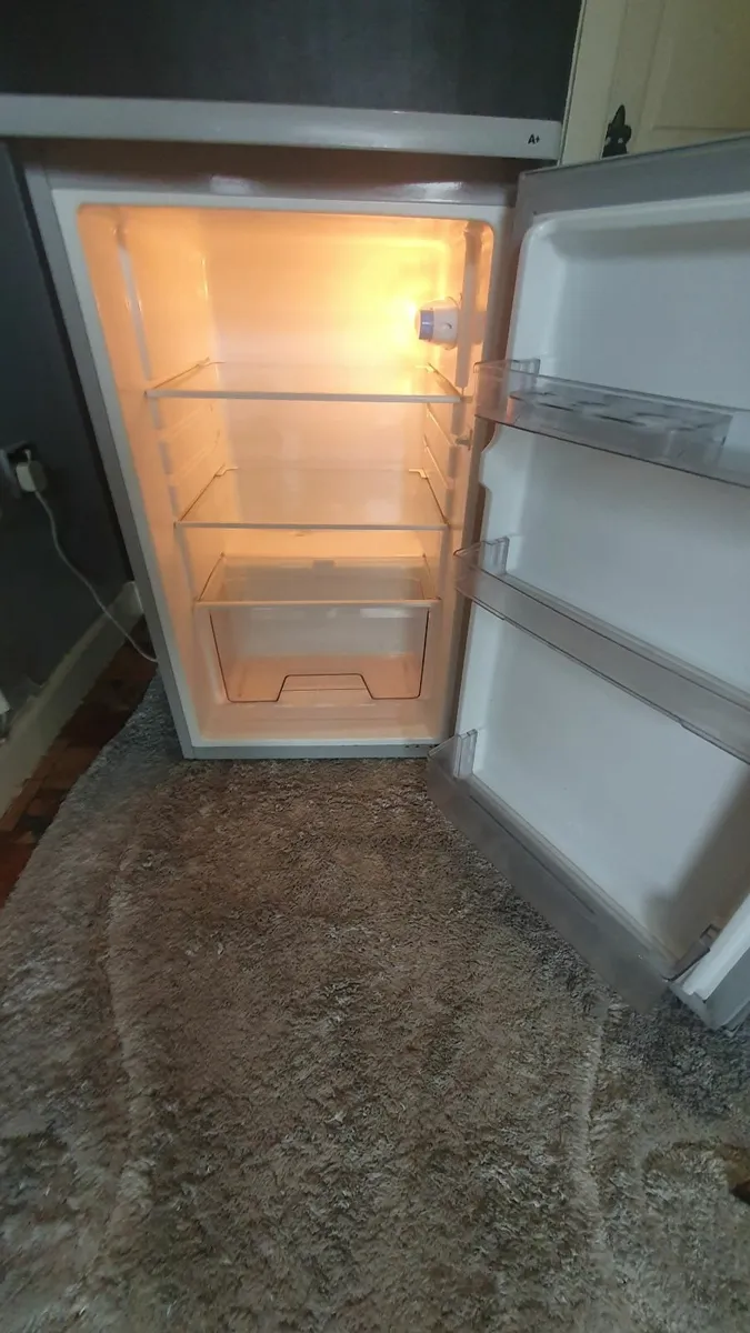 Undercounter fridge - Image 4