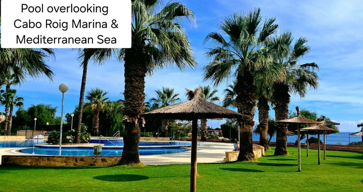 Seafront, Cabo Roig Spain 2 bedroom apt rental - Image 2