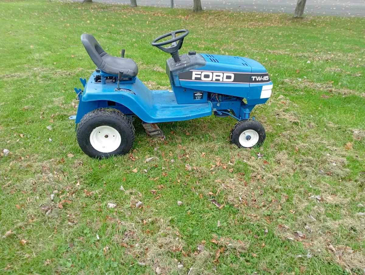 Garden tractor - Image 1