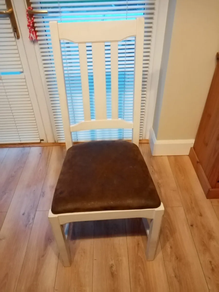 Dining table & 6 chairs - Image 2