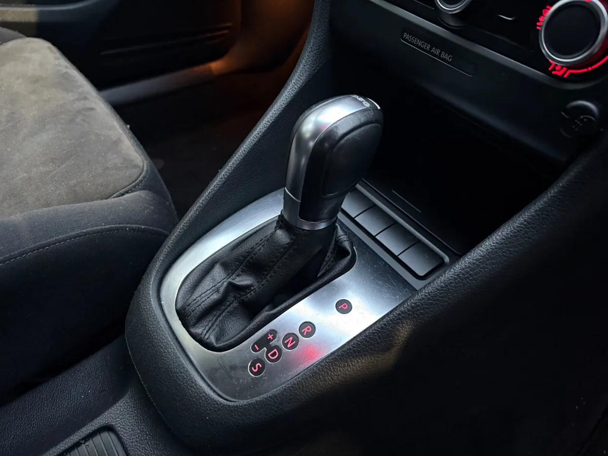 Volkswagen Golf 2012 DSG HIGHLINE - Image 2