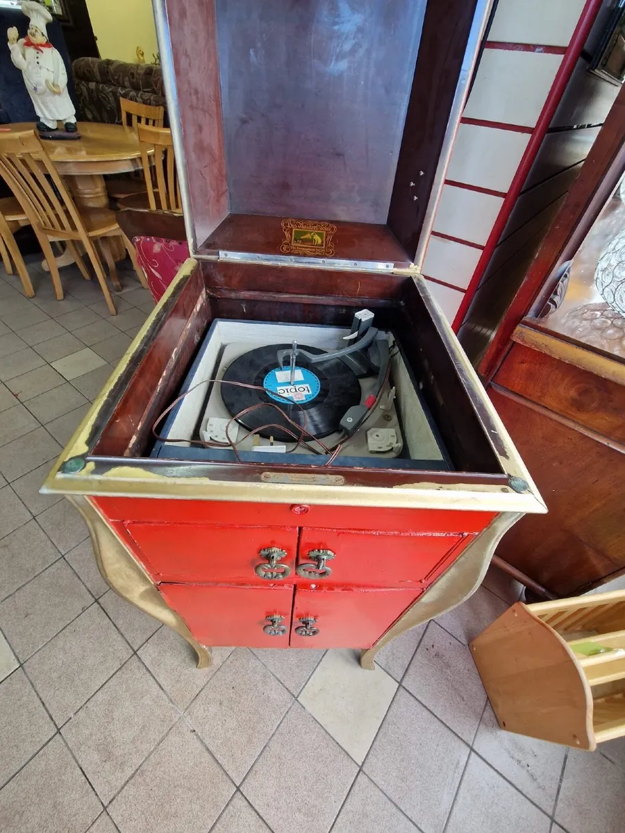Old re Ord cabinate with  record player electric - Image 2