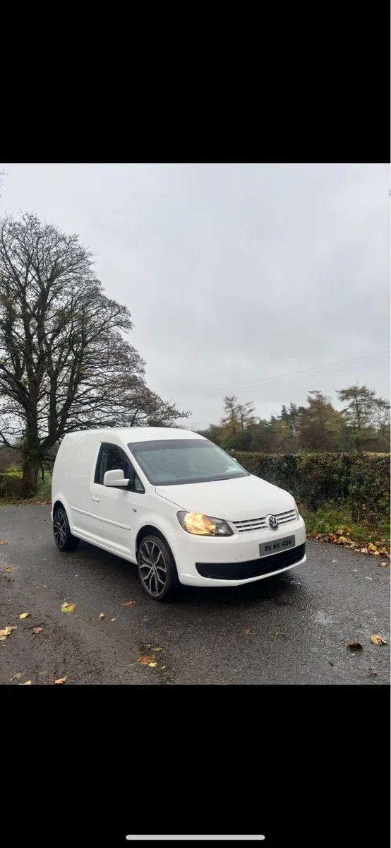 2015 VW CADDY - Image 1