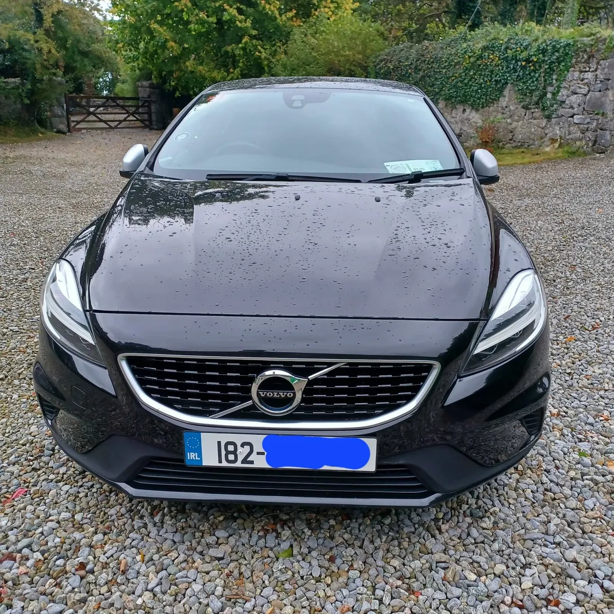 Volvo V40 D2 R Design 20182 - Image 1