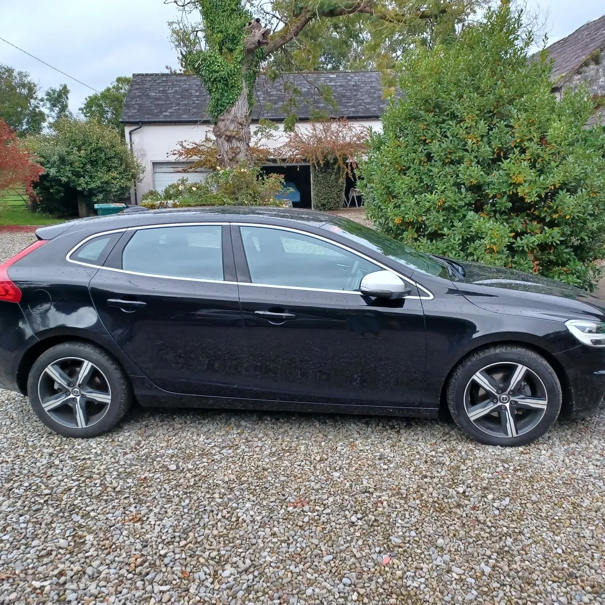 Volvo V40 D2 R Design 20182 - Image 3