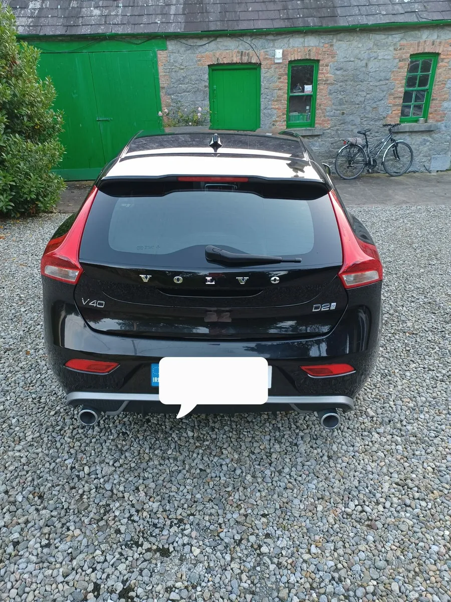Volvo V40 D2 R Design 20182 - Image 4