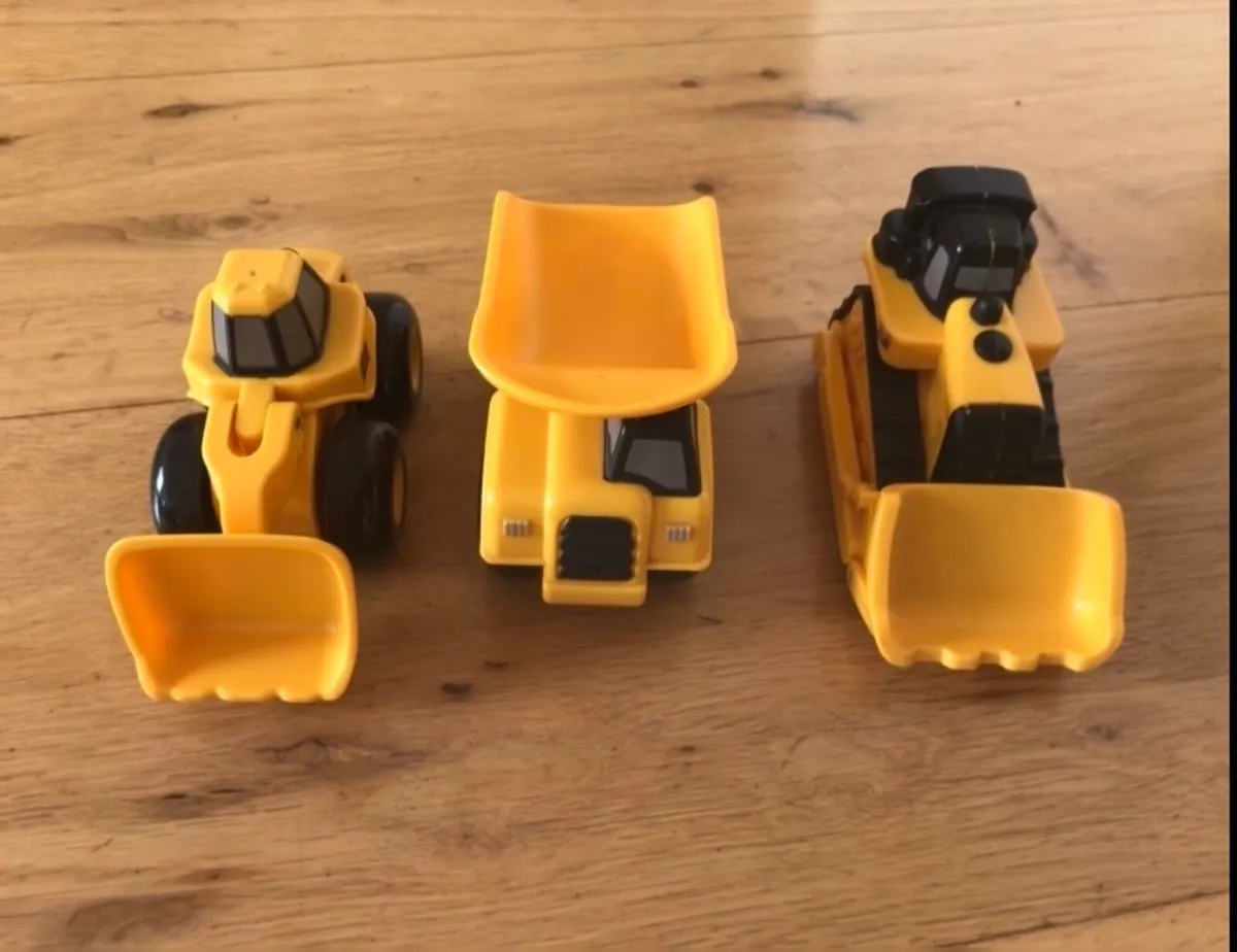 Construction trucks - Image 1