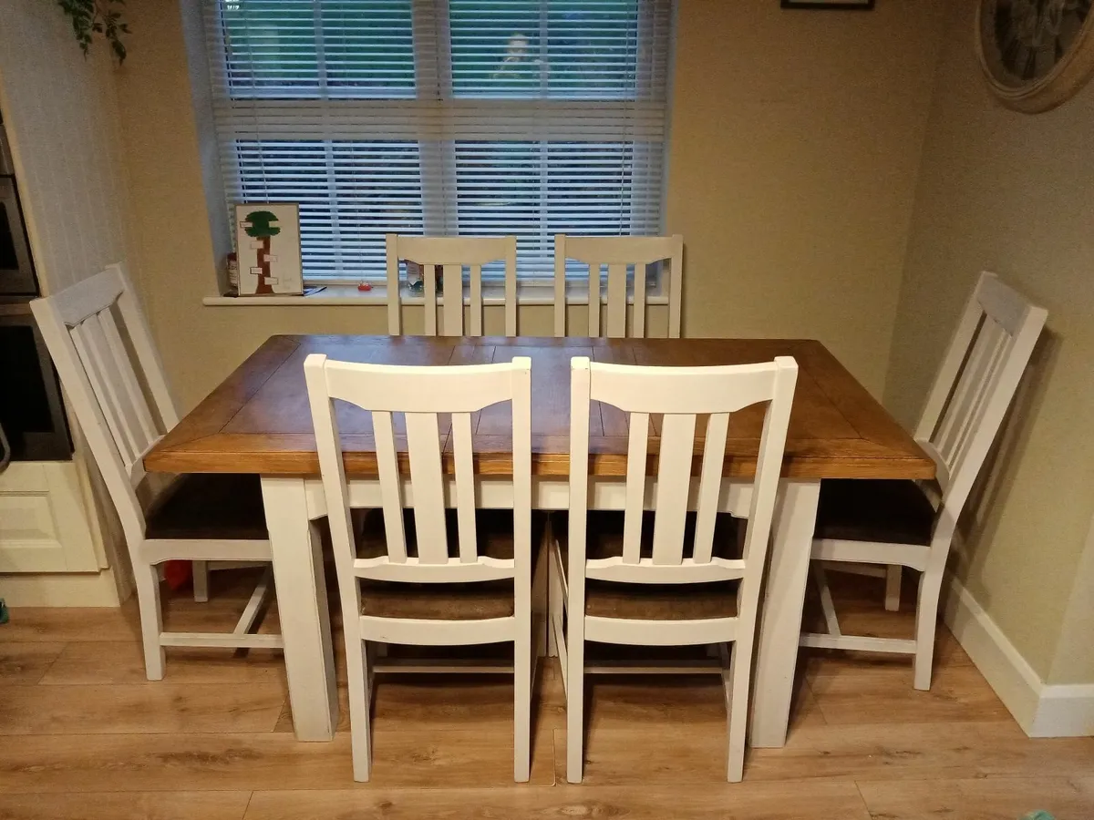 Dining table & 6 chairs - Image 1