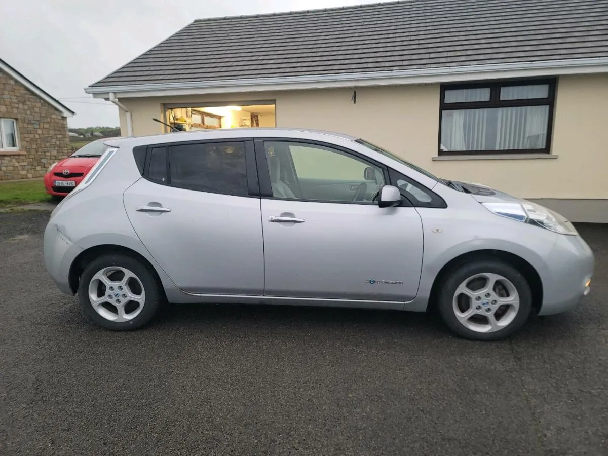 Nissan Leaf 2012 - Image 2
