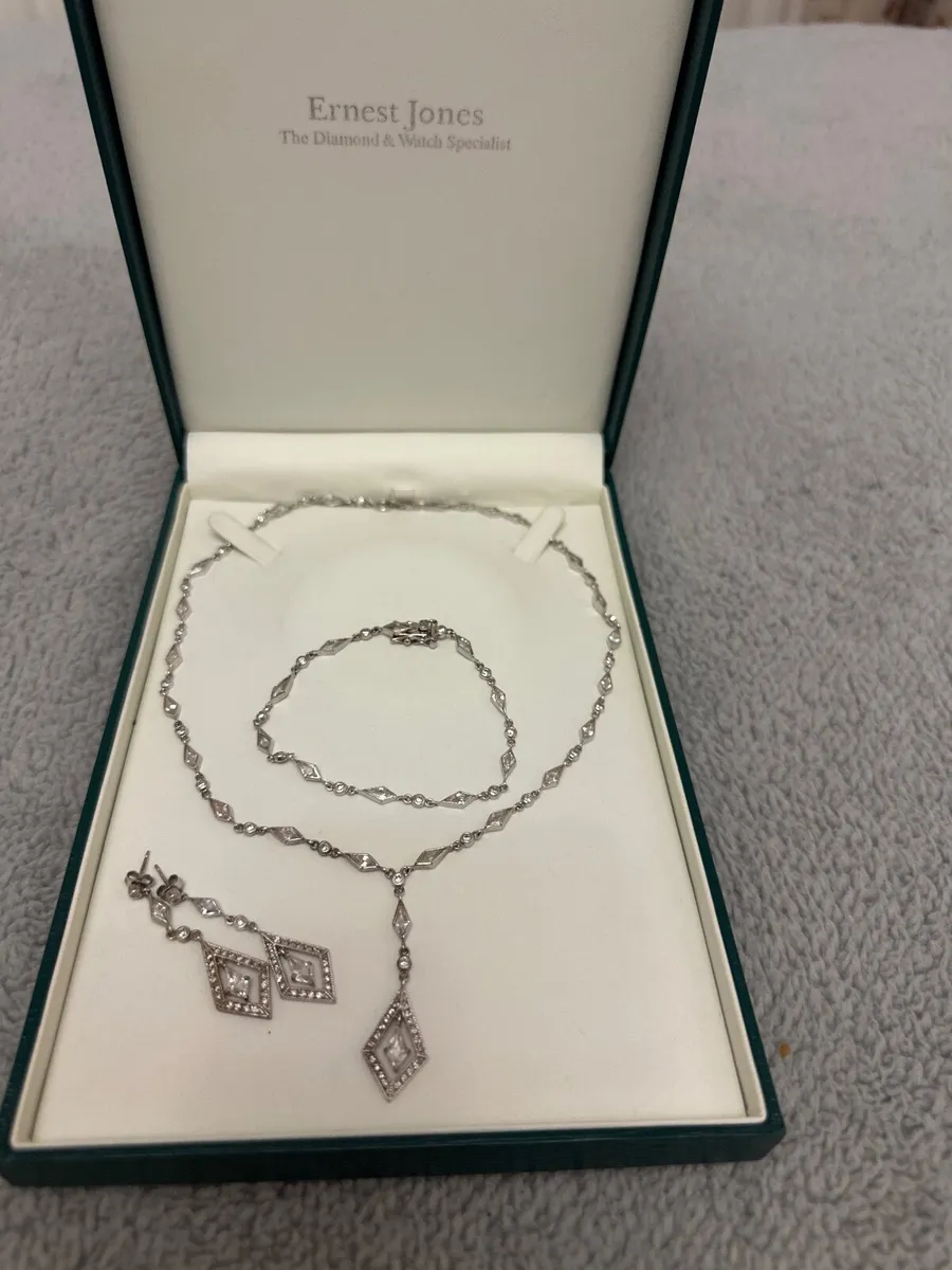 Luxury Silver Crystal Jewelry Set Ernest Jones Set - Image 1
