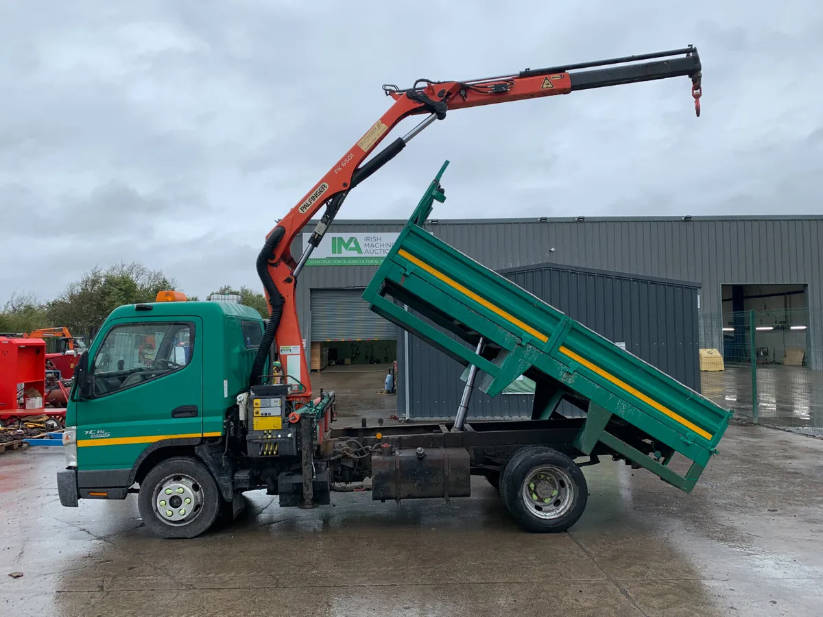 BID ONLINE NOW - 2011 MITSUBISHI C TIPPER & CRANE - Image 2