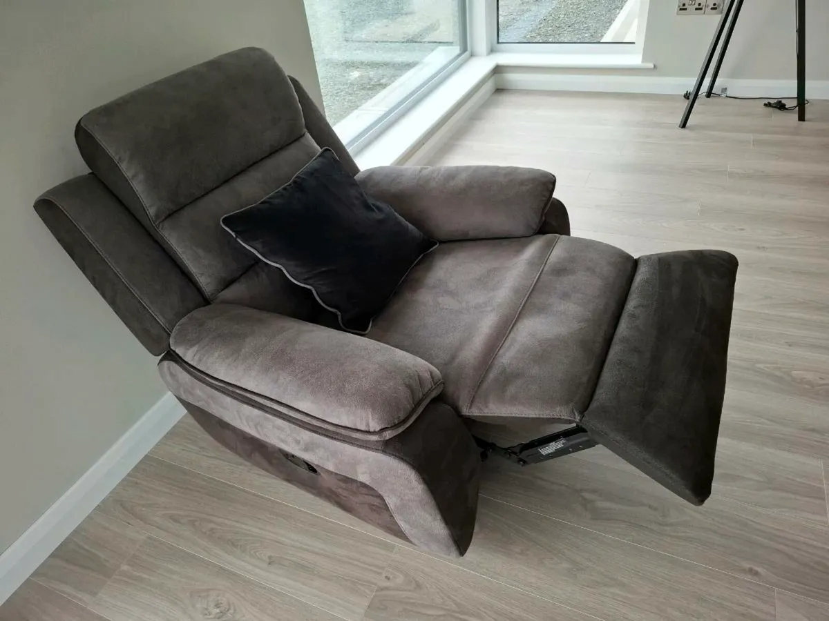 Recliner Brand new - Image 1