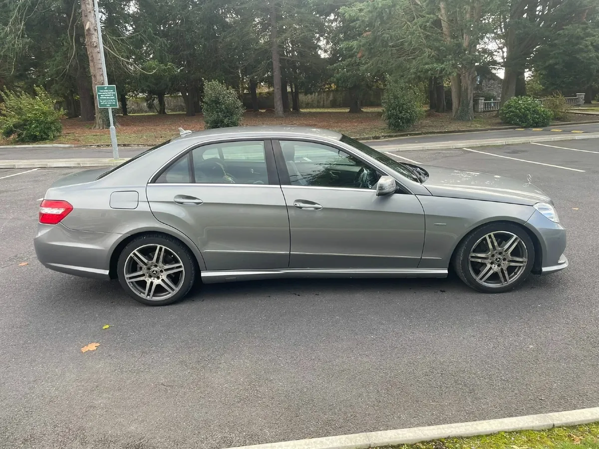 Mercedes-Benz E-Class 350  Sport 2011 - Image 4