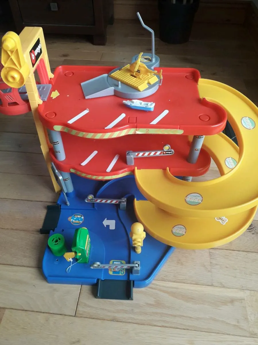 Toy multi storey car park - Image 1