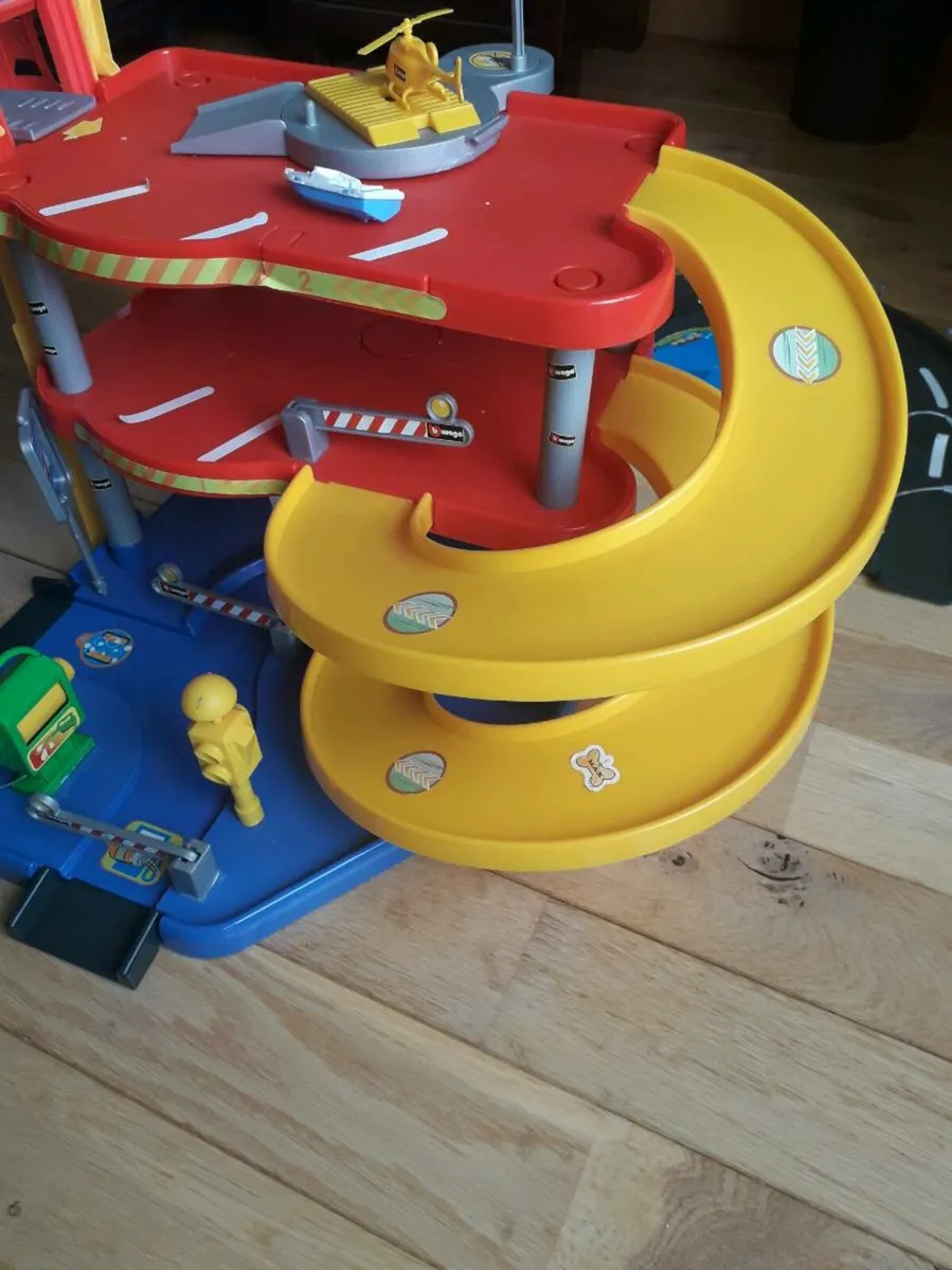 Toy multi storey car park - Image 2