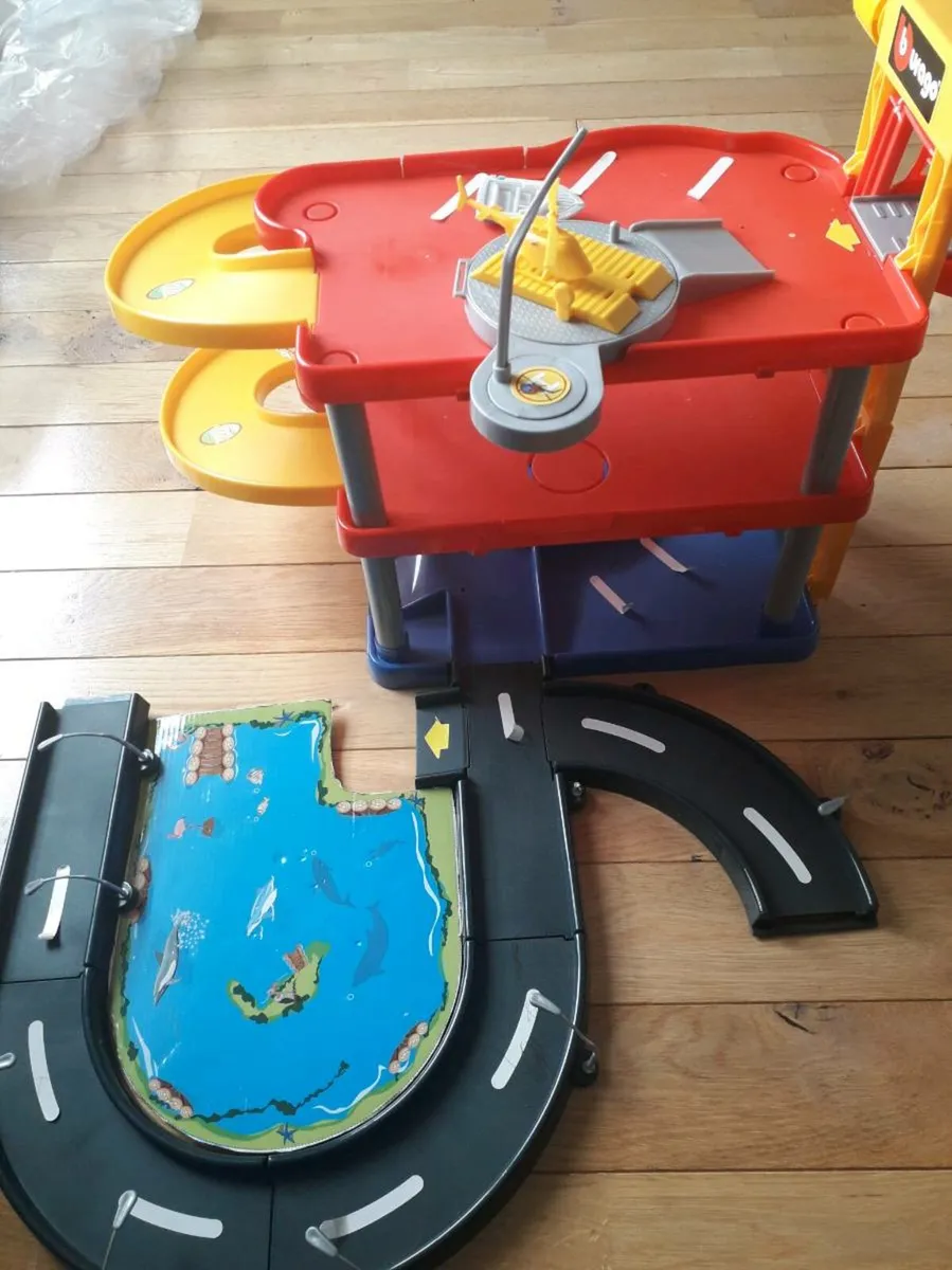 Toy multi storey car park - Image 4