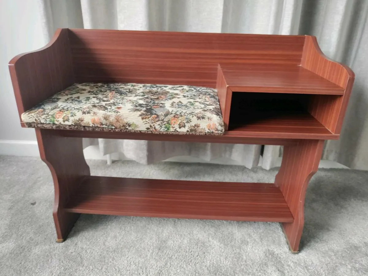 Telephone Seat - Image 2