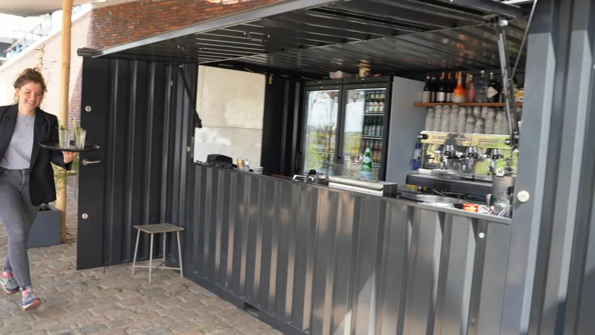 Modern 4x2 Bar – Weatherproof & Elegant - Image 3