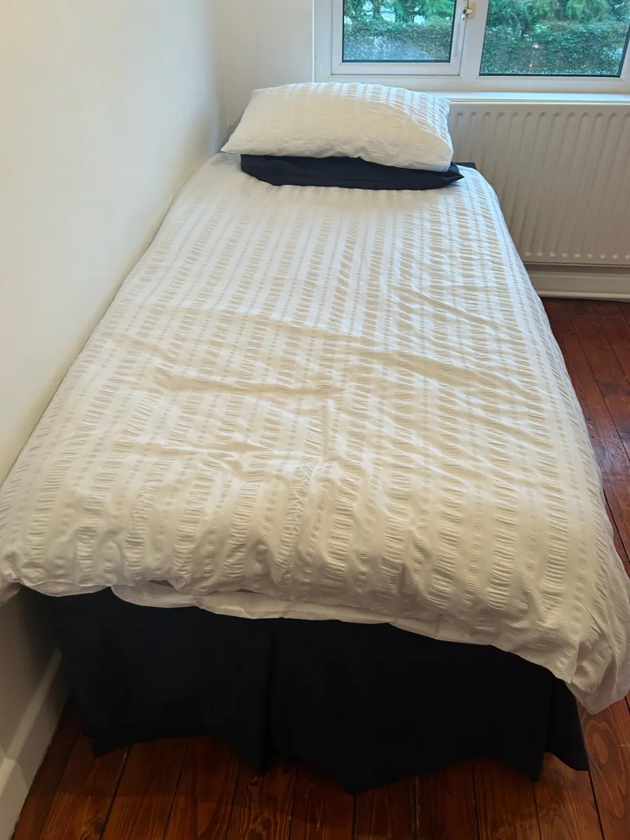 Bed - Image 2