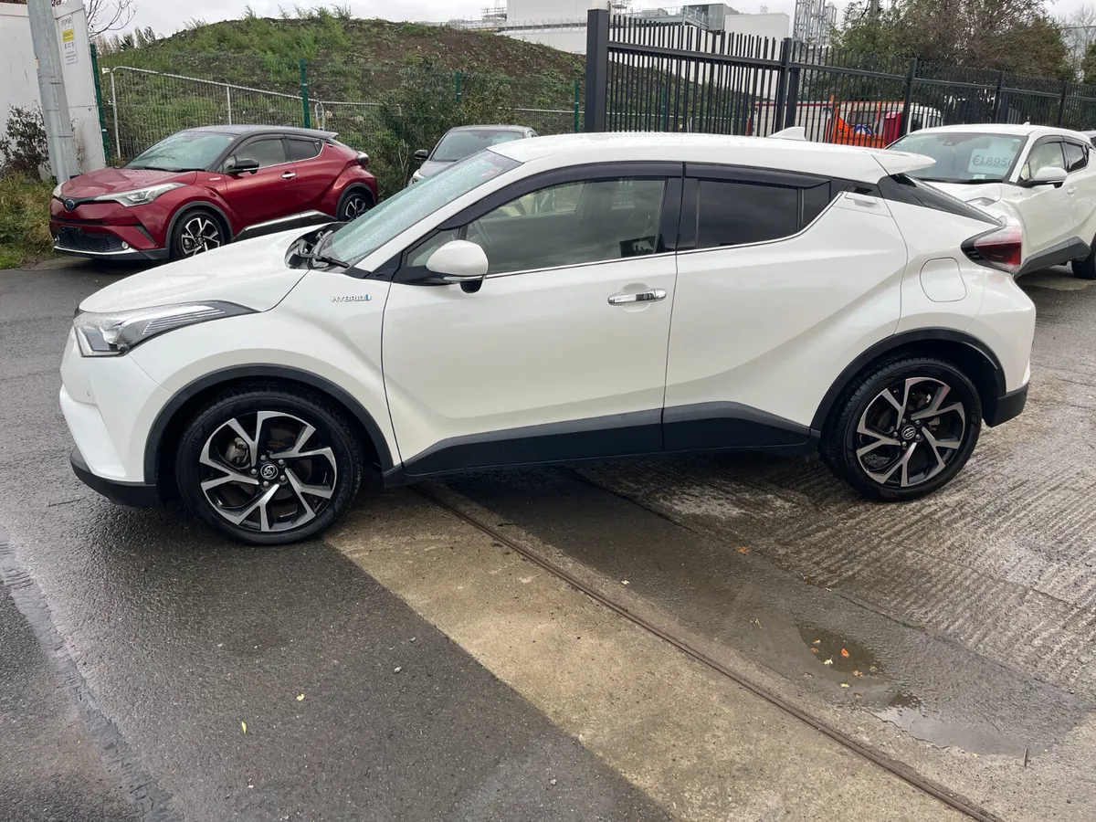 TOYOTA C-HR 2018, 1.8 HYBRID AUTO HIGH SPEC - Image 4