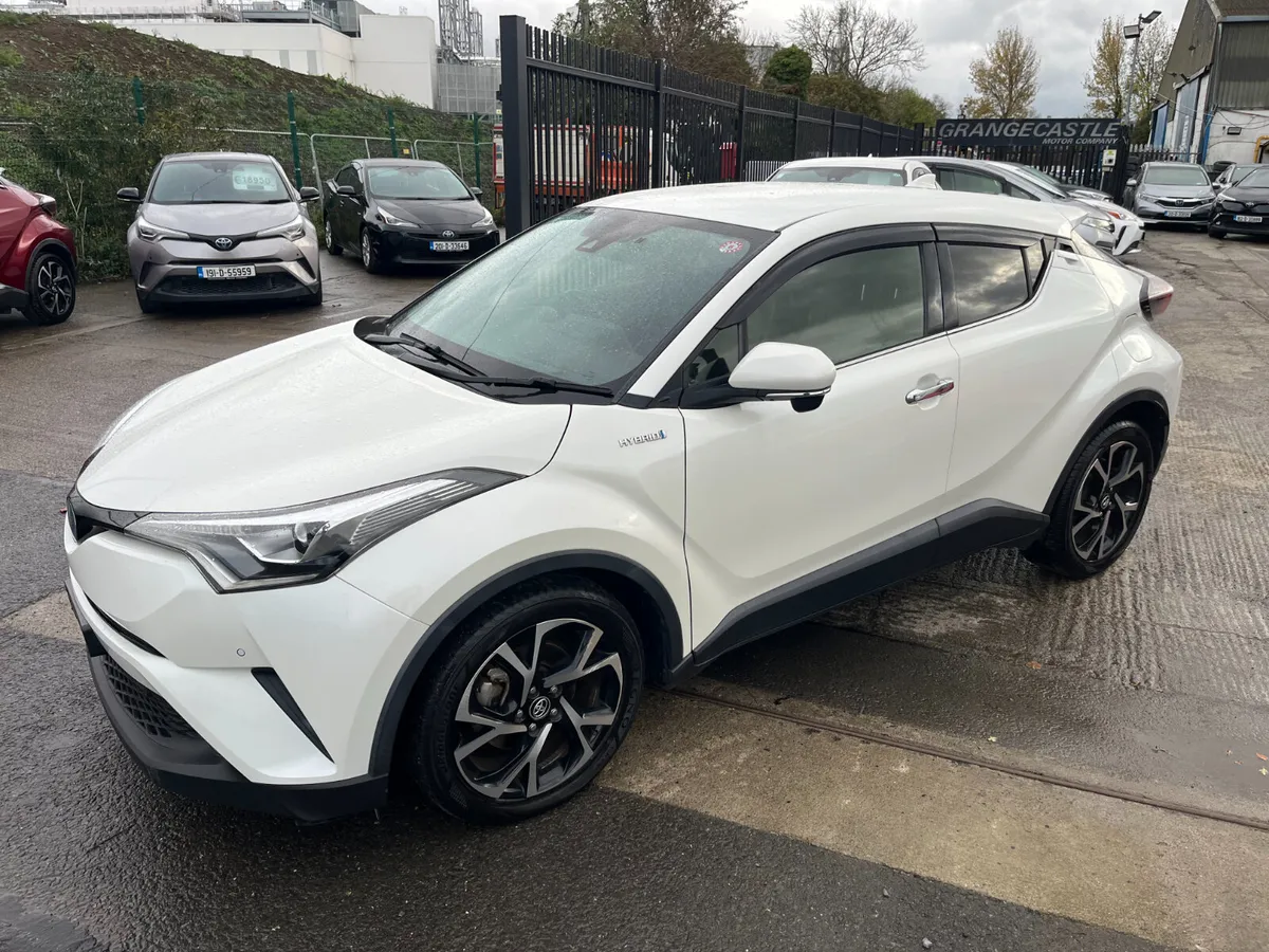 TOYOTA C-HR 2018, 1.8 HYBRID AUTO HIGH SPEC - Image 3
