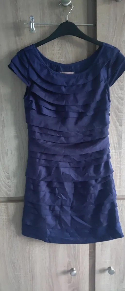 A wear navy dress size 6 fits 6/8 - Image 1