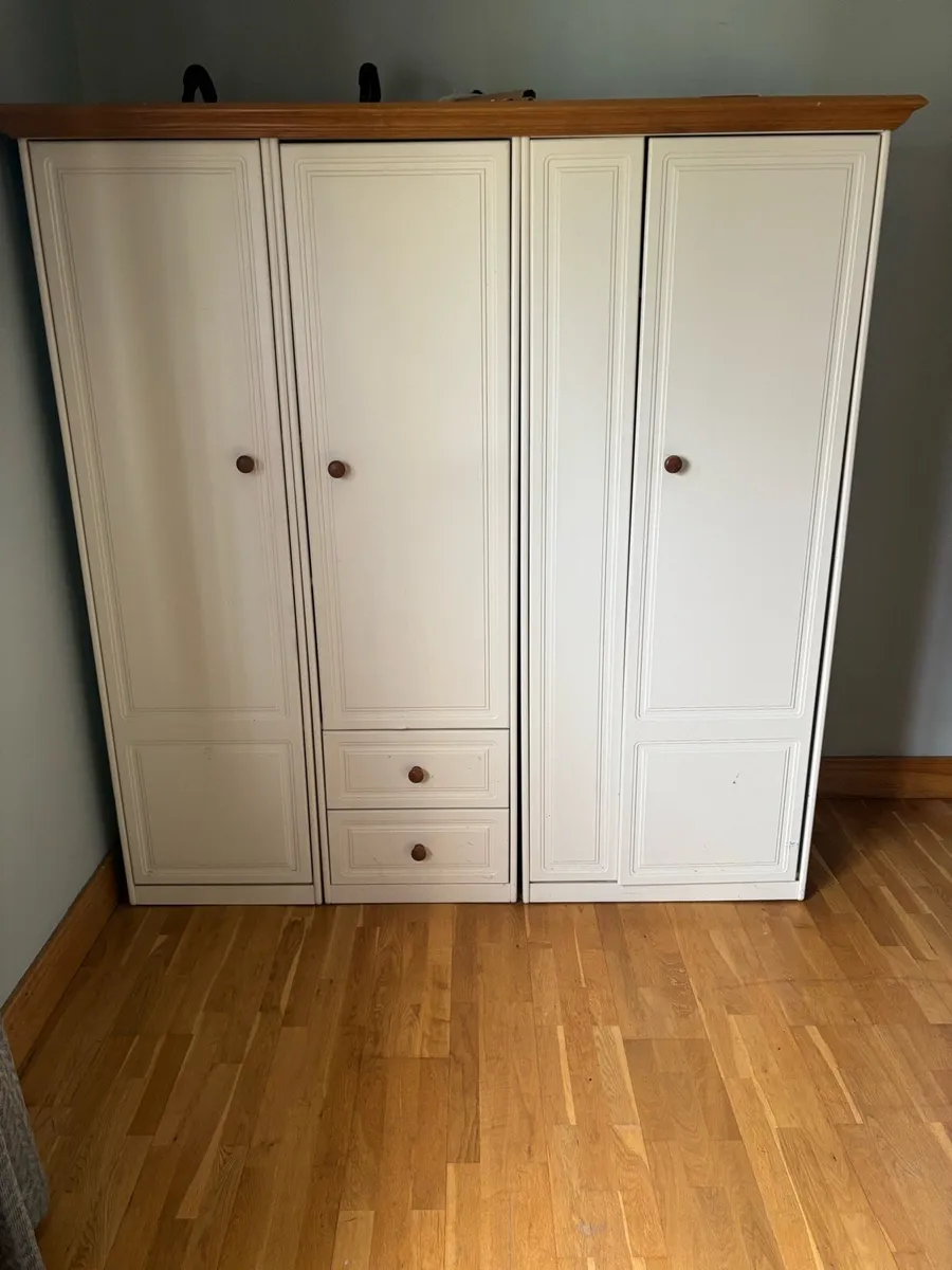 Wardrobe - Image 4