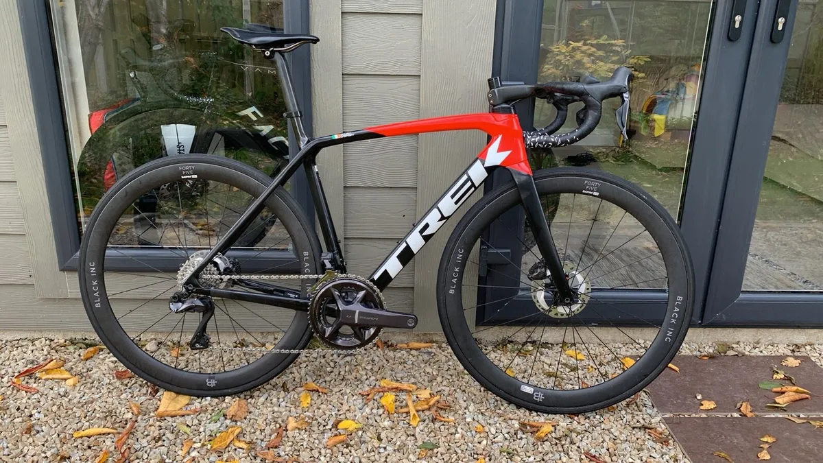Trek Emonda sl7 pro road bike - Image 2