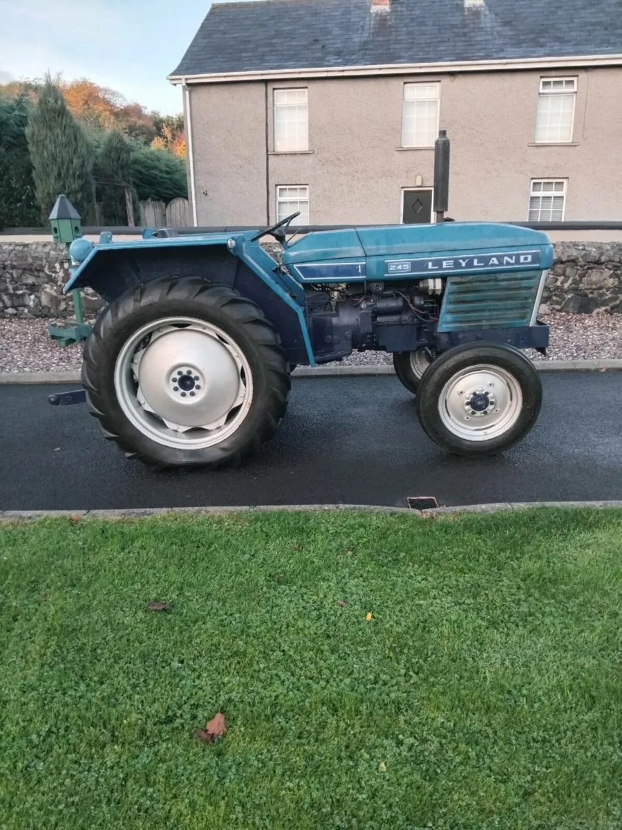 Vintage tractors - Image 4