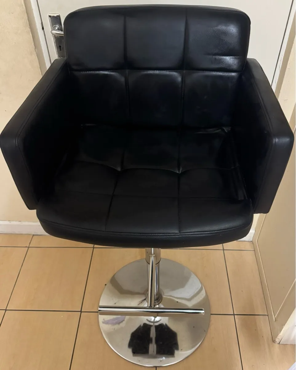 Adjustable Highstool/chair - Makeup Chair - Image 1