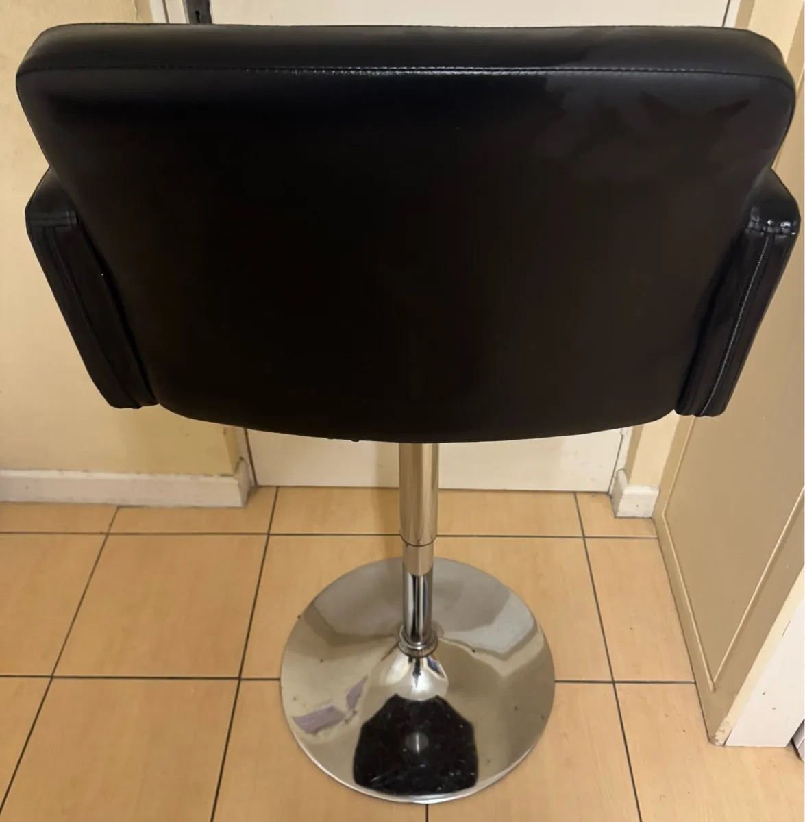 Adjustable Highstool/chair - Makeup Chair - Image 3
