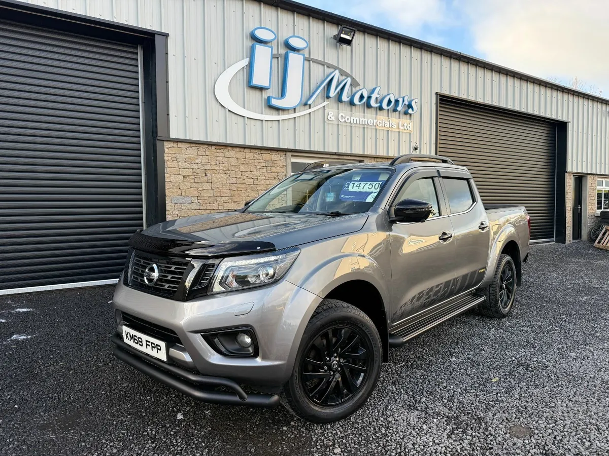 18 NISSAN NAVARA N-GUARD 2.3dCi 190 4WD Auto - Image 3