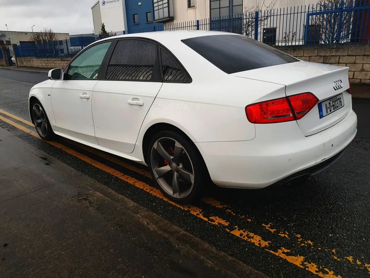 11 AUDI A4 2.0 TDI  S LINE Manual - Image 3