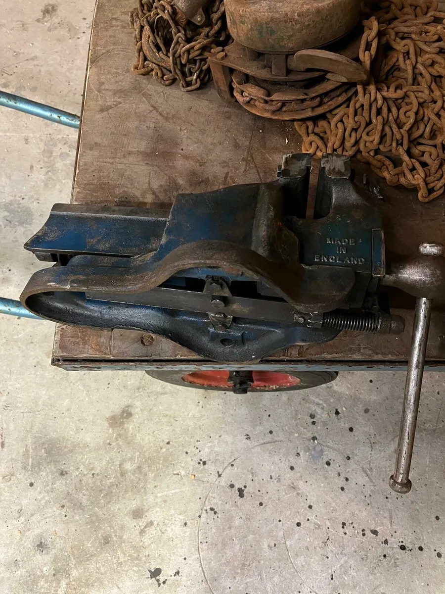 Record 84 bench vice - Image 1