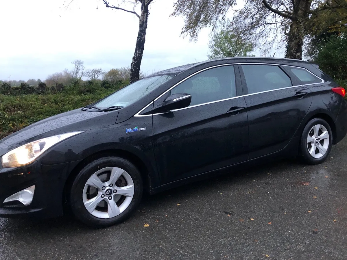 HYUNDAI i40 AS NEW SMALL MILEAGE NEW NCT - Image 3