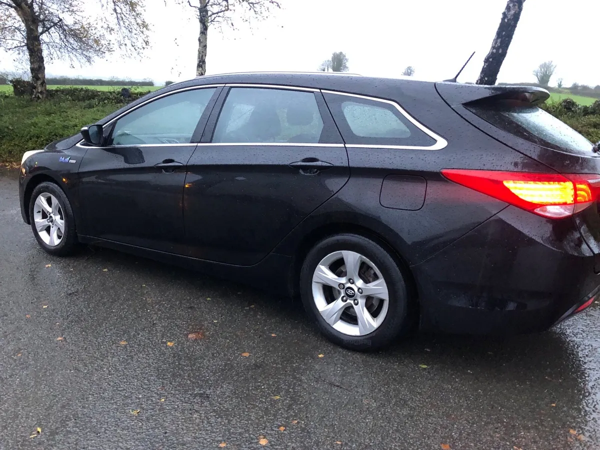 HYUNDAI i40 AS NEW SMALL MILEAGE NEW NCT - Image 4