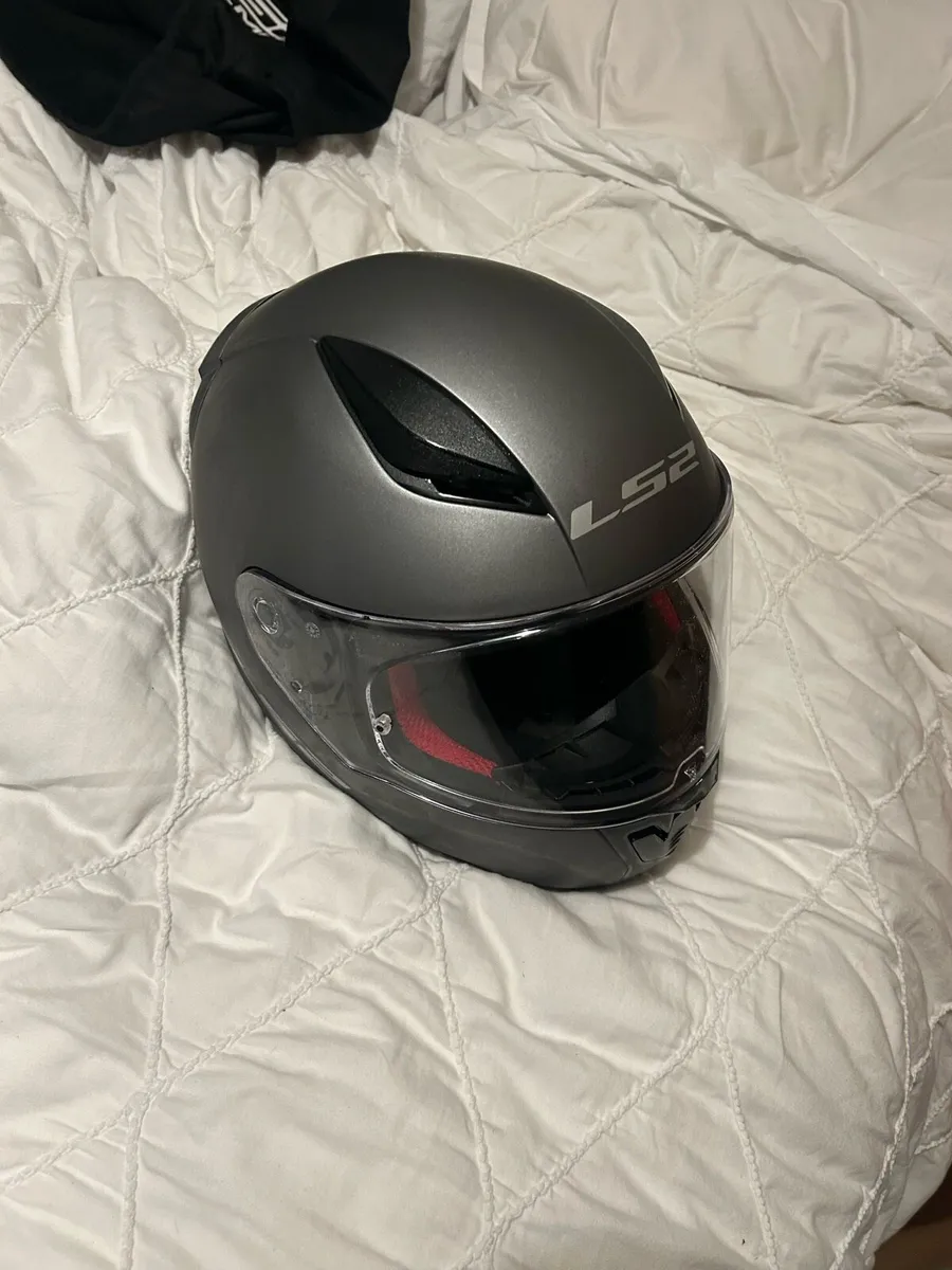 Motorcycle Helmets LS2 x 2 (L and M) - Image 3