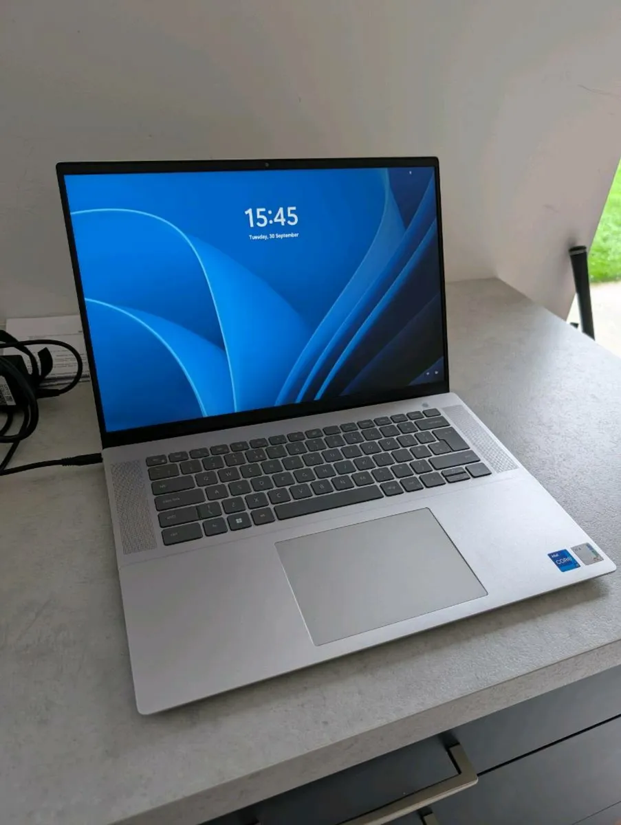Dell Inspiron 16 5620 – i7 | 16GB RAM | 1TB SSD - Image 1
