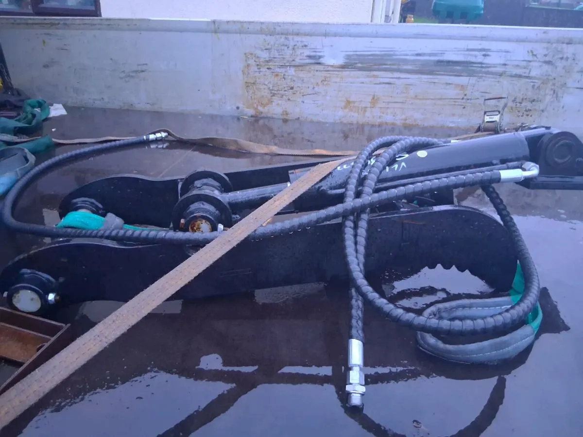 5 tonne hydraulic thumb - Image 2